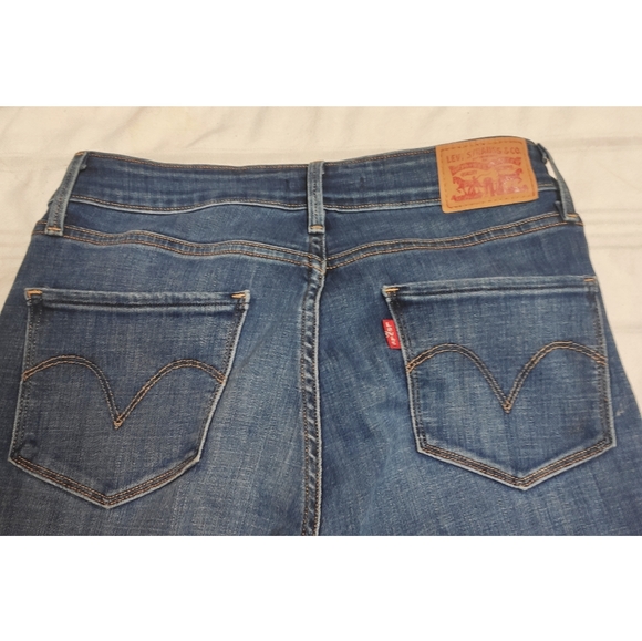 Levi's Mid-Rise Skinny Jeans - Picture 4 of 5